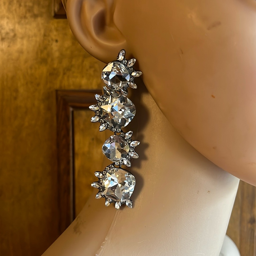 Jewel Earringsanthracite Grey 0/4736/425/807/03. Gorgeous Sparkling Pair Earring